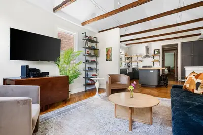 Image de Prime Access to King Street - Downtown 2 Bedroom!