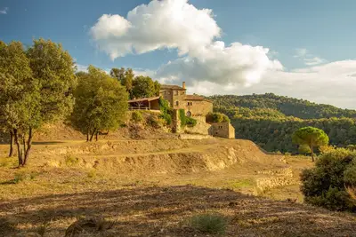 Image de Ferme rurale rénovée pour groupes avec cheminée, en pleine forêt!