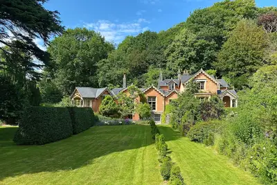 Image de Eller How House - Regency Country House with Gardens and Ornamental Lake