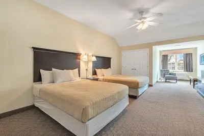 Image de Iroquois Suite at Kelley's Island Venture Resort