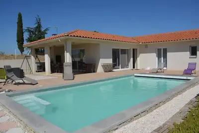 Image de Grande maison avec piscine privative Ă Latour-Bas-Elne