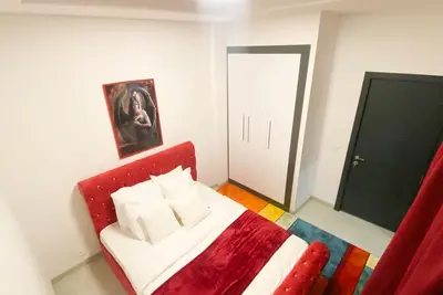 Image de Appartements avec piscine, salle de sport pas loin  de la plage avec 3 chambres