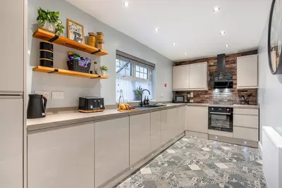 Image de Totally refurbished cottage, decorated and equipped to a high standard.