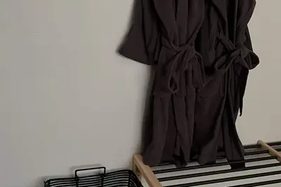 Image de Chic interior apartment, centrally located, near all great amenities.