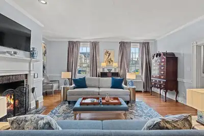 Image de The Piedmont - Private Courtyard + Walkable Old Town