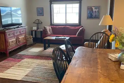 Image de Cozy one-bedroom apartment centrally located in Valley West