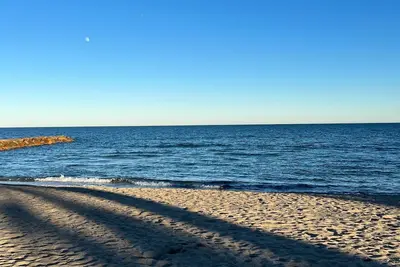 Image de Jolie Maisonnette rénovée, idéal pour des vacances à la mer!