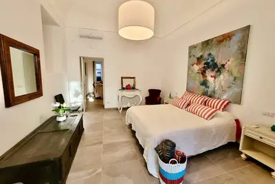 Image de Donna Rebecca, apartment in fine building with garden