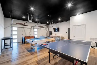 Image de 💙The Sweet Spot Hot Tub Sauna & Games Room