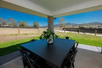 Image de Mount View Escape Brand New House, mtn views
