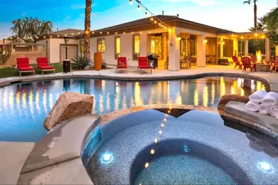 Image de New! Walk to Festivals All Inclusive Estate - Heated Pool/Spa/Golf/Casino/Games