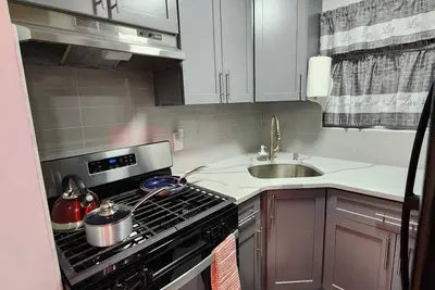 Cozy apartment located Jamaica ny