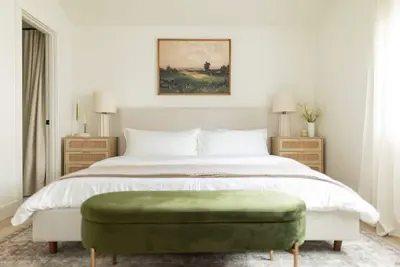 Image de Pristine Tranquil Retreat on Canal