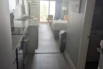 Image de Completely Renovated Ocean View Suite! Perfect for 4 Guests! Sea Mist 51410