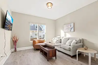 Image de Cozy Brand New 3br/1ba Remodel - Close To It All!