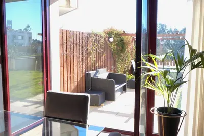 Image de Sunny Spacious Condo w/ Private Garden+pool Fully Equipped and Surnished