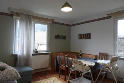 Image de Neu Renovierte, Gemütliche Landhauswohnung, Ideal Ausgestattet für Familien