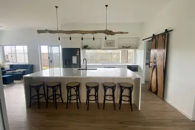 Image de Kaarakin Beach House- Option 2 - Relax, swim, surf, fish or 4wd