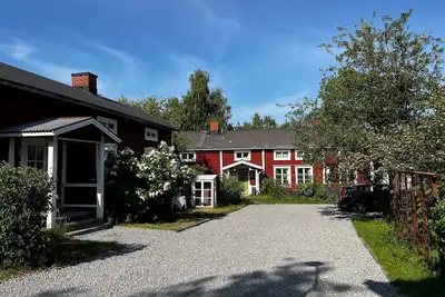 Image de Bo Mitt i ett Världsarv med Kulturen och Historien Precis Bakom Knuten