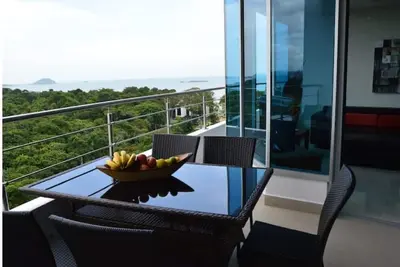 Tropical Paradise at Playa Bonita