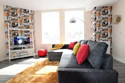 Image de Your Apartment | Bristol The Old Bank #1