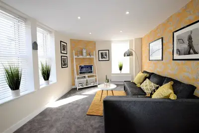 Image de Your Apartment | Bristol The Old Bank #3