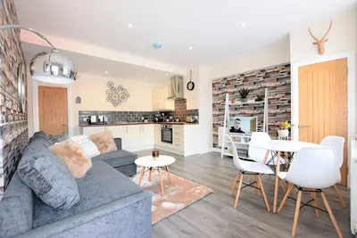 Image de Your Apartment | Bristol The Old Bank #2