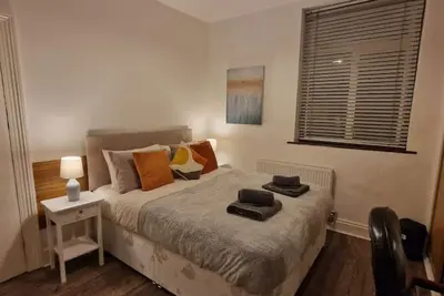 Image de 4 Bed Park View House-Free Parking - Sleep 8