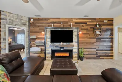 Image de 3/2 Family + Pet Friendly home + Washer/Dryer