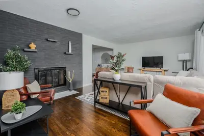 Image de Ridge Roost: Mid-Century Charm, Modern Comforts near Downtown Gahanna