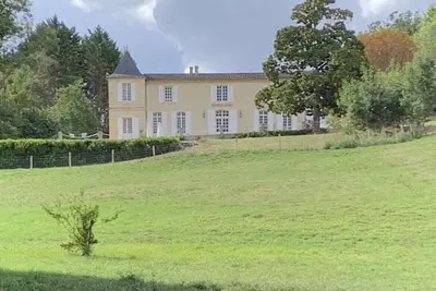 Image de Château de Charme Avec Piscine Proche de St Emilion