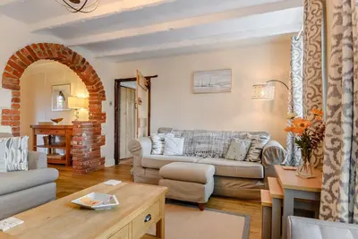 Image de Mill Pond Cottage - Quatre Chambres Maison, Couchages 8