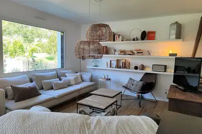 Image de Nouveau été 2024, la plage à pied!