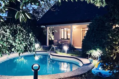 Image de Charming 4-bedroom villa-generous garden-inviting swimming pool-hot tub-sauna.