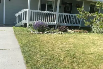 Image de 4 bedroom 3 bath home on Easy street river and park outside back gate