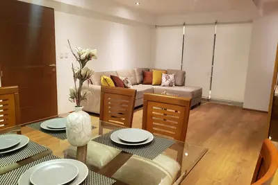Spacious & modern 3 bedroom, 3 blocks from the Ocean & 5 min walk to Love Park