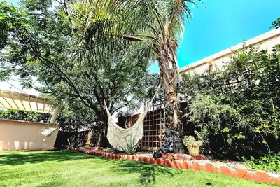 Image de Spacious & quiet 2 story house close to regional parks, golf clubs & shopping.