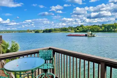 Image de River Port | 3 Bed Condo Waterfront on Ohio River
