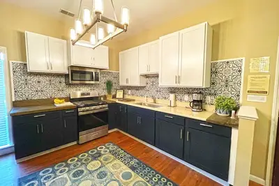 Image de Harbor Master | 2 Bed Condo Waterfront on Ohio River