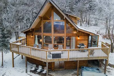 Image de Stunning Snowshoe Home | Hot Tub | Pool Table