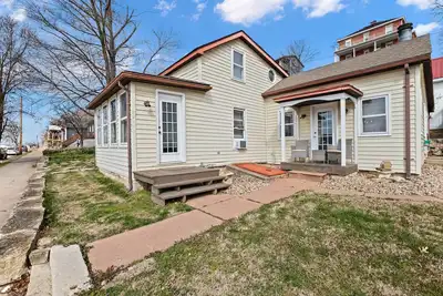 Image de Entire property in the heart of Grafton on Main