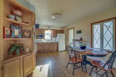 Image de Quaint Youngstown Home ~ 2 Mi to Boardman Park!