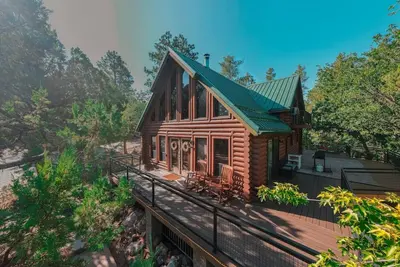 Image de Vevee`s Pine A-Frame Retreat