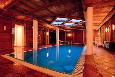Image de Mountain apartment with the amenities of a hotel and views of the Dolomites