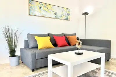 Image de Cozy house near Disney, Knott's and Beach!