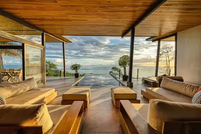 Image de Immense Ocean Views - 5 bdrms - 5 min to beach - concierge service - Security