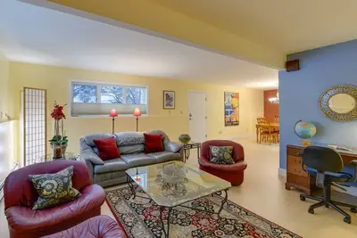 Image de Anchorage Vacation Rental Near Coastal Trail!