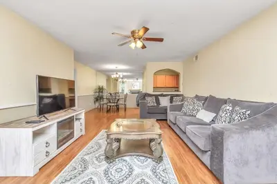 Image de Central Bellaire Sugar Land 2 Bd 2 Bath