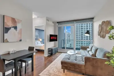 Image de Amazing 2br - Pool|Gym|Sauna|Hot Tub|Free Parking|Cn Tower View