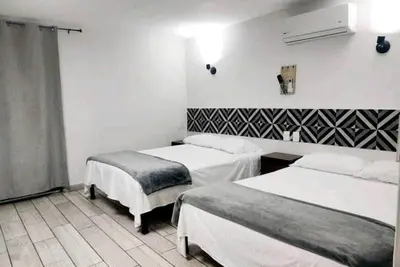 Image de ¡A Pasos de la Plaza Principal! Habitación muy Céntrica en Tequila